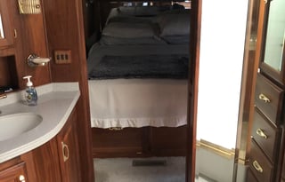 2000 American Coach American Eagle 42C