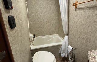 2017 Prime Time RV Avenger ATI 27DBS