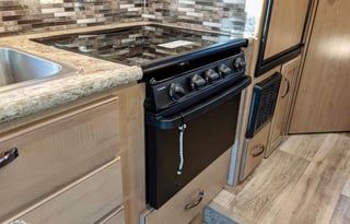 2018 Thor Motor Coach Four Winds 22B “Let’s Go!”