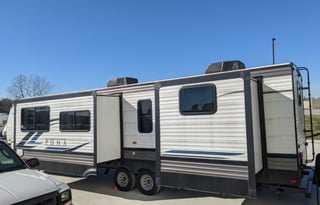 Lu&Ry's 2021 Puma bunkhouse