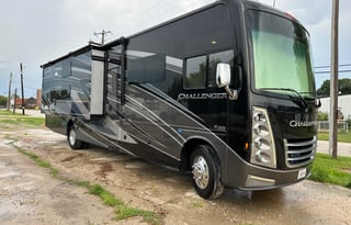 2020 Thor Motor Coach Challenger 37DS, Sleeps 9!