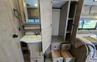 Easy Escape – Mercedes RV |Sleeps 5 |Fully Stocked