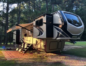 Keystone RV Montana High Country 375FL