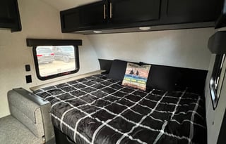 Forest River Cherokee Wolf Pup 16BHS