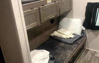 2021Crossroads Sunset Trail,  2 bathrooms, lg bunk