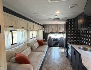 Forest River RV Sunseeker LE 2550DSLE Ford