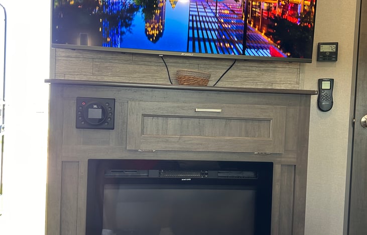 50” TV, AM/FM Radio and Fireplace