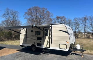 2019 Keystone Hideout 21.5'