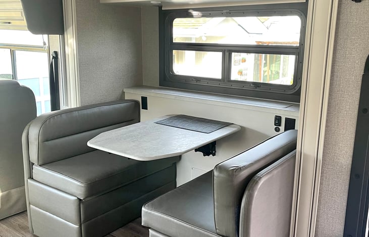 RV - dinette booth