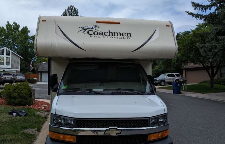 Well maintained powerful V8 engine.
Odometer is less than 30k miles.