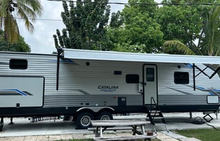 2021 Coachmen Catalina Legacy Edition travel trailer 38ft