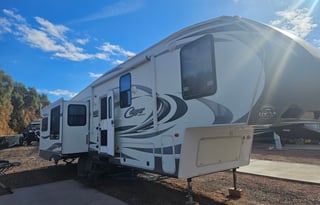 2014 Keystone RV Cougar 36 foot