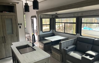 2022 Wildwood Heritage Glen 369BL