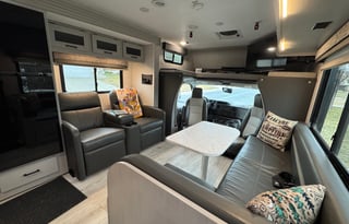 2025 28ft Coachmen 26DS - Sleeps 6