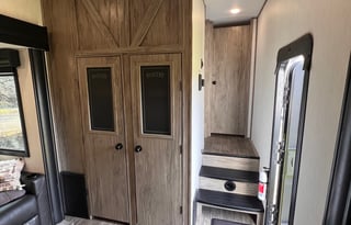 2022 Forrest River Cherokee Arctic Wolf 3770 Suite