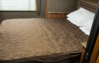 Max Mileage, Off Grid Solar, sleeps 8, 2 slides;