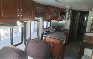 2002 Fleetwood RV Pace Arrow 35A