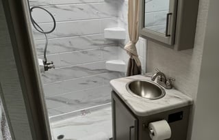 New 2027 Thor Chateau 24ft.RV-free private shuttle