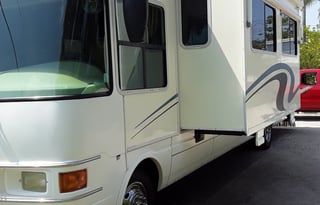 2001 Dolphin Motor Coach Dolphin A