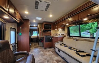2017 Thor Motor Coach 30FE - ADVENTURE IS CALLING!