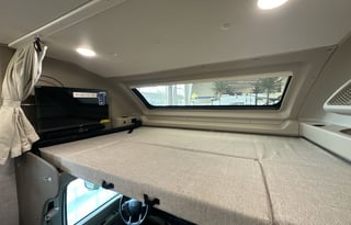 The Cowtown Coach! - AutoLevel, 2 A/Cs, Bunk Model