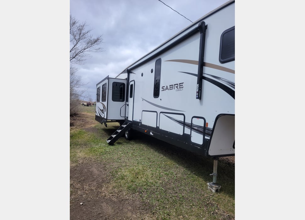 Fifth Wheel rentals in Williston
