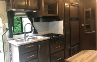 2017 Thor Chateau- Perfect for Adventure Seekers!