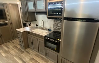 2021 Gulf Stream RV Conquest 323TBR