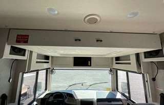 2022 Fleetwood RV Bounder 33C (Brand New)