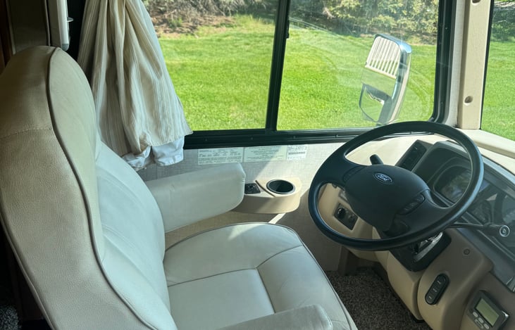 Very Comfy Captains Chairs
