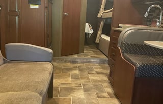 2016 Thor Motor Coach Chateau 31E Bunkhouse