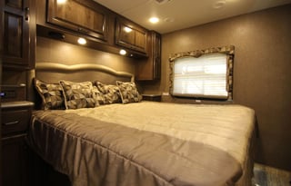 Luxury RV Camping - 2018 Thor Hurricane