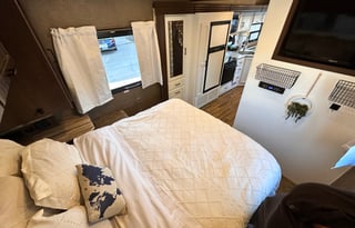 Renovated - WiFi, Pets, Jeep, Off-Grid, 24/7 Help