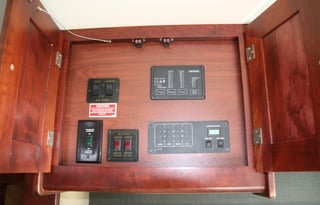 2011 Tiffin Motorhomes Allegro RED with Starlink!