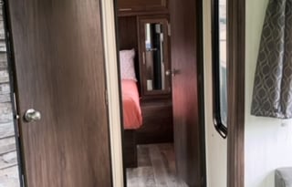 2019 Forest River Cherokee 274VFK Sleeps 6!