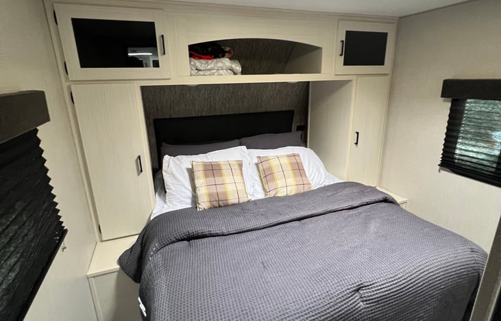 Master bedroom with queen size bed