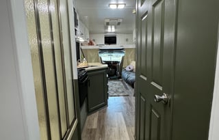 2007 Dutchman Express 6.0 Workhorse Pet Friendly