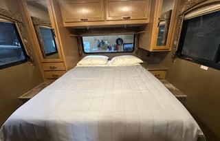 Joe and Colleens BigSky Explorer-29'Motor Coach