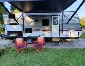 Dutchmen RV Coleman Lantern LT Series 215BH