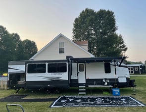 Keystone RV Hideout 38BHDS