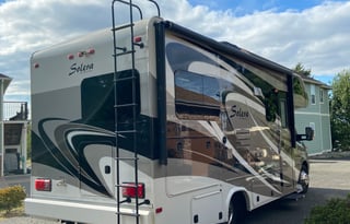 2014 Mercedes Benz Solera 24S