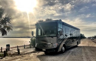 2018 Newmar Ventana LE 4002 - Classy & Comfy!