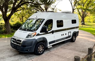 Vanlife Vibes – Cruise in Comfort! Hymer Aktiv