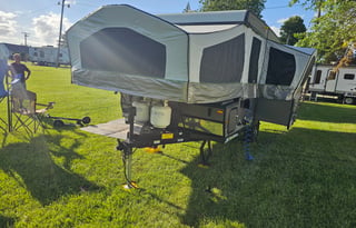 Like new Popup camper with A/C