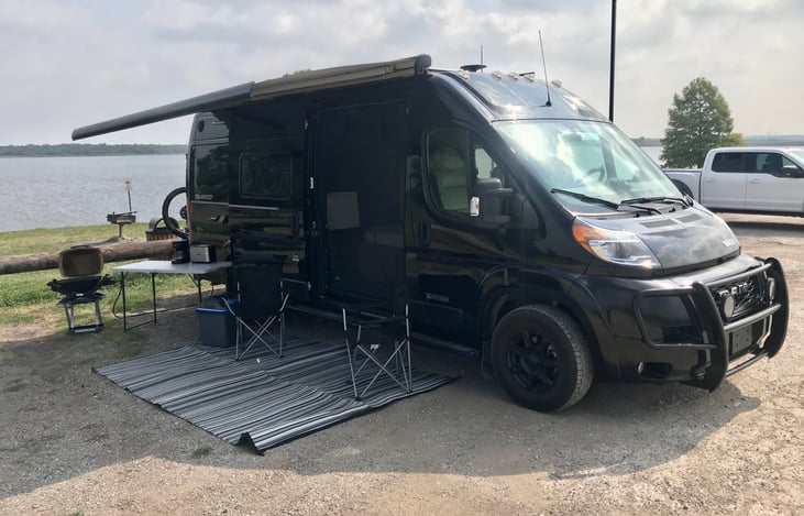 Full setup with add-ons (rug, chairs, table, grill, toaster, coffee machine, bike rack, cargo box…)