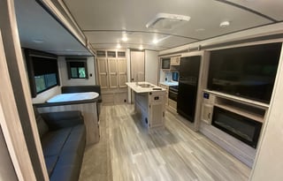 2021 Coachmen RV Spirit Ultra Lite 3379BH