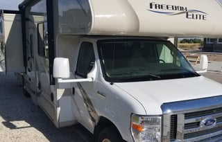 Fully Stocked 2018 Class C Bunkhouse