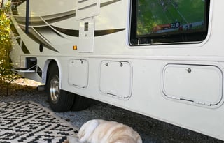 2022 Entegra Odyssey 31F–Sleeps 10, Wifi, Loaded