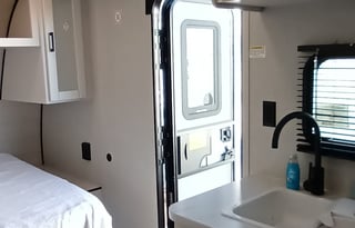 2026 LIGHTWEIGHT - SLEEPS 8 ANY TRUCK CAN PULL!