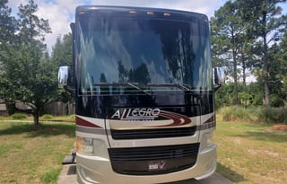Upscale Class A Motorcoach – Great for Long Stays